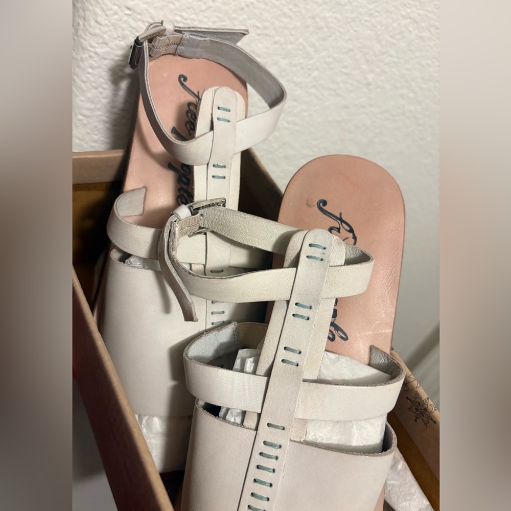 Free People Women's Long Weekend Sandals Off White - Picture 4 of 9